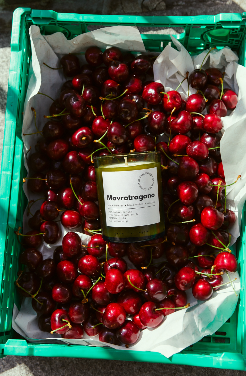 Mavrotragano soy wine-candle
