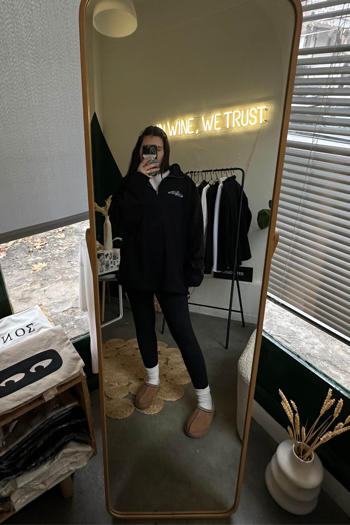 ''OENOVATED WINE CLUB'' black fleece - Image 2
